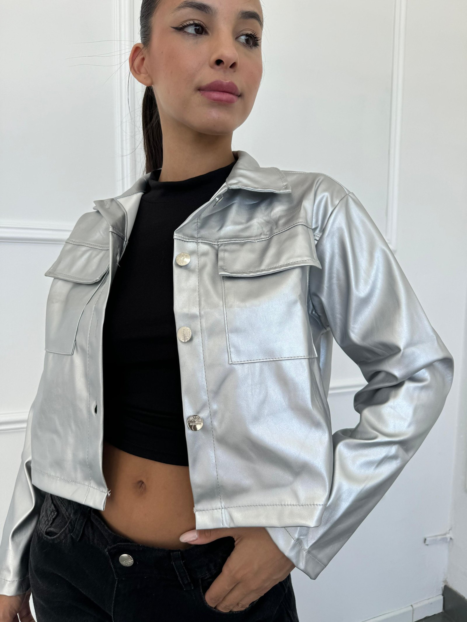 WhatsApp Image 2025-02-11 at 13.51.54 CAMPERA CORTA ECOCUERO ART 051