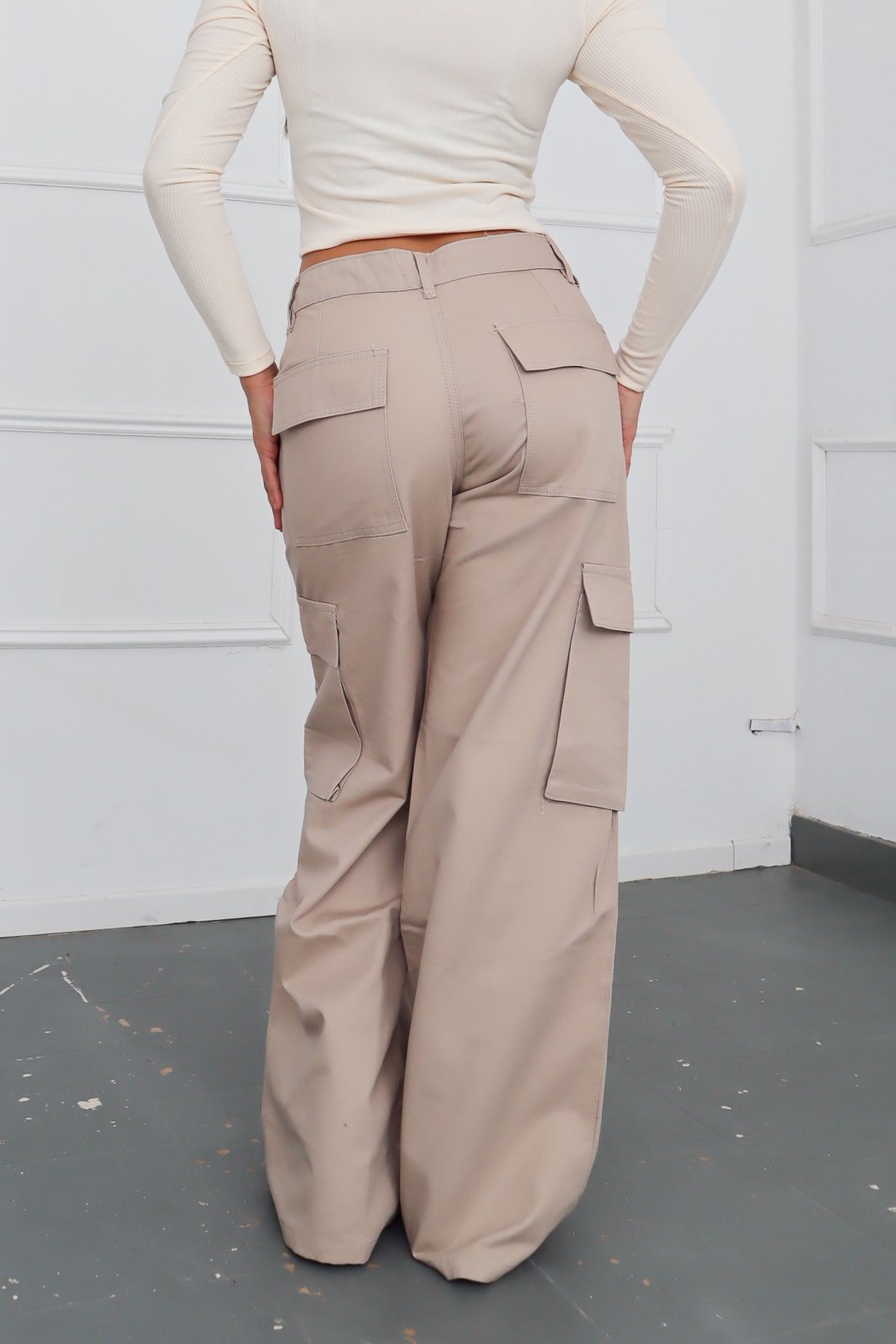 IMG_0170 WIDE CARGO TIRAS BEIGE