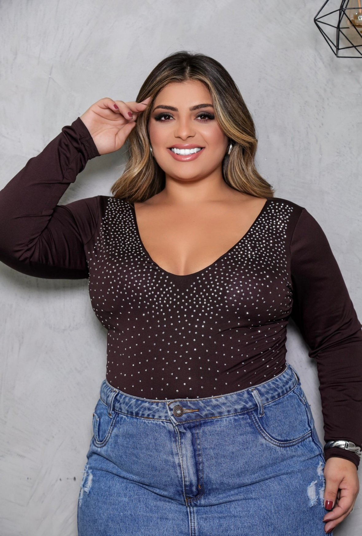 BODY PLUS SIZE MANGA LARGA LICRA ESCOTE EN V