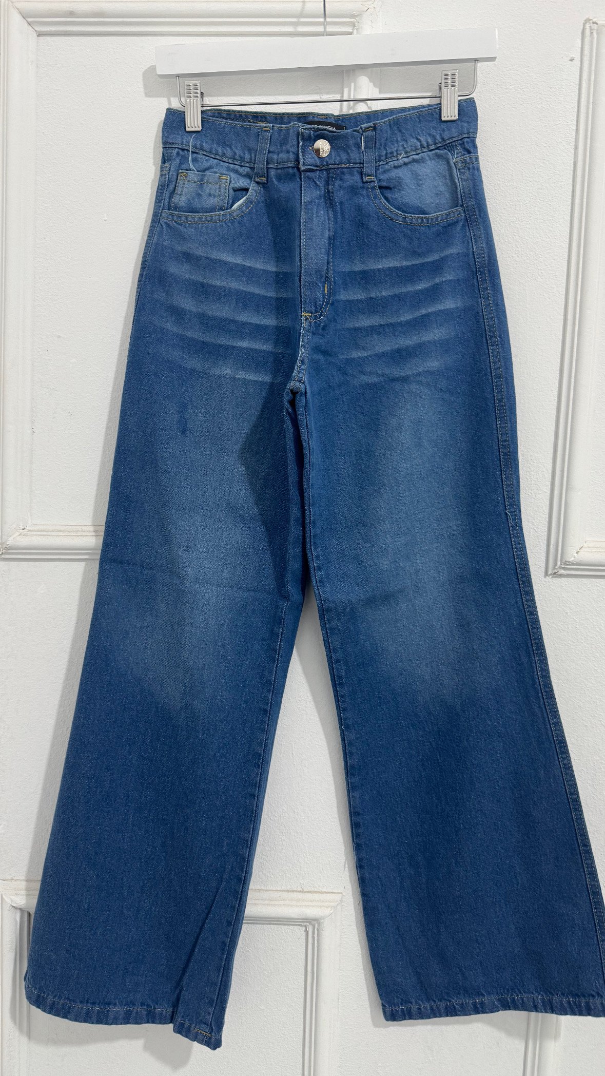 Wide jean azul localizado (tiro alto)