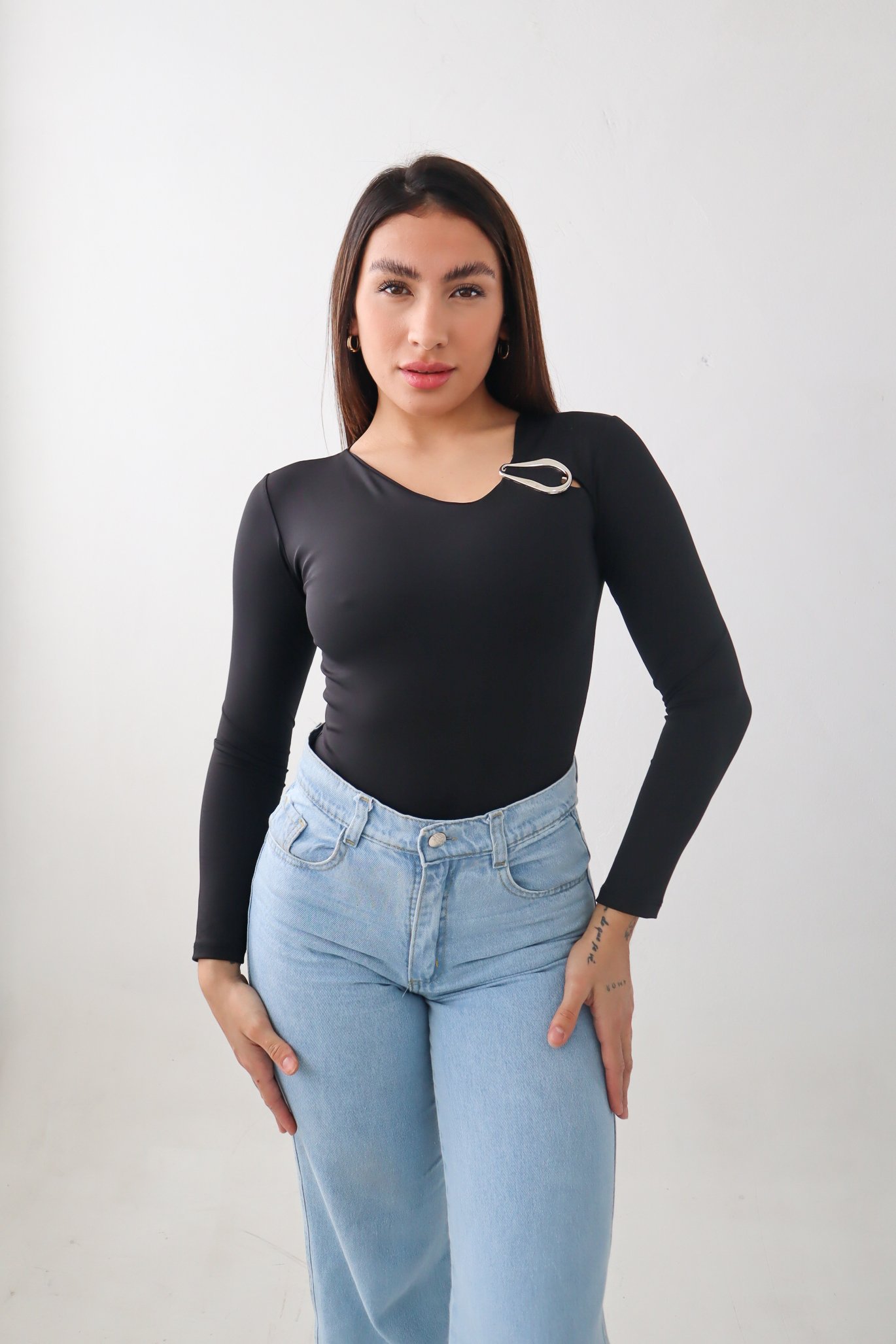 BODY CON HEBILLA LISO
