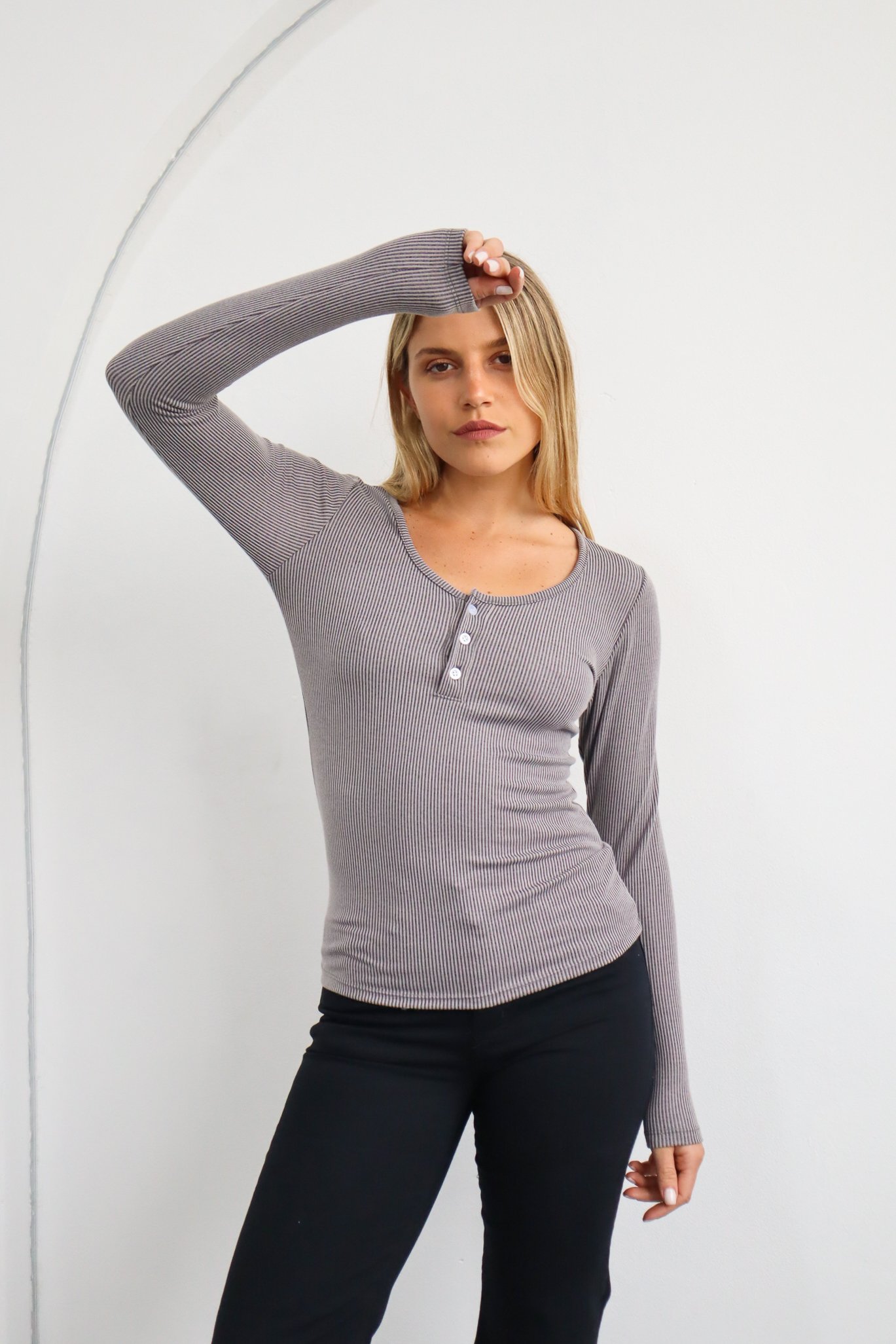 CAMISETA CON BOTONES RIB VINTAGE