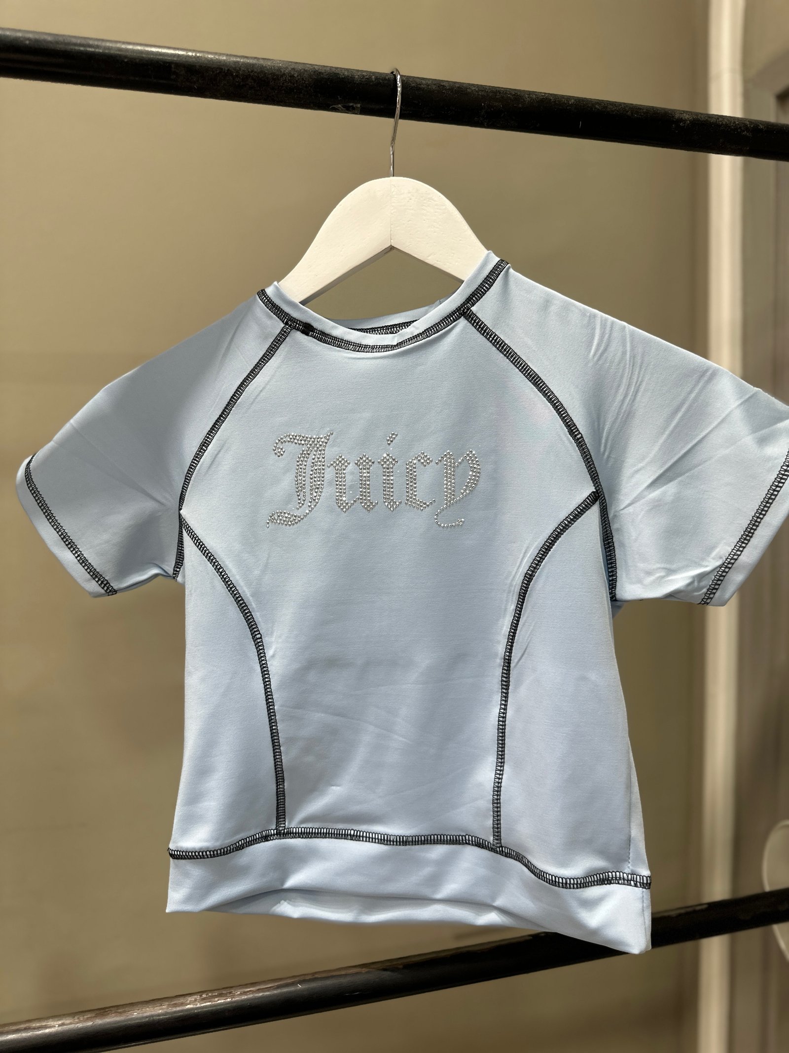 IMG_9143 REMERA “JUICY” BRILLOS