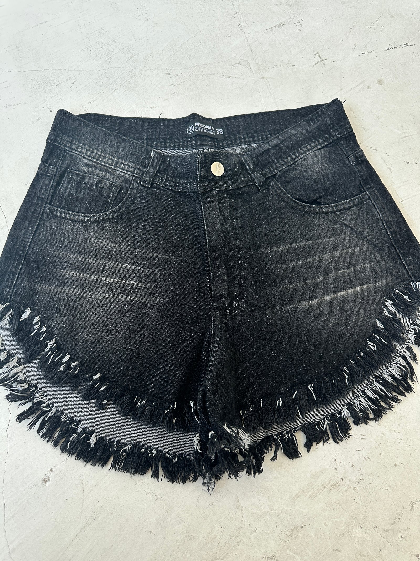 SHORT PLAYERO TIRO ALTO GRIS