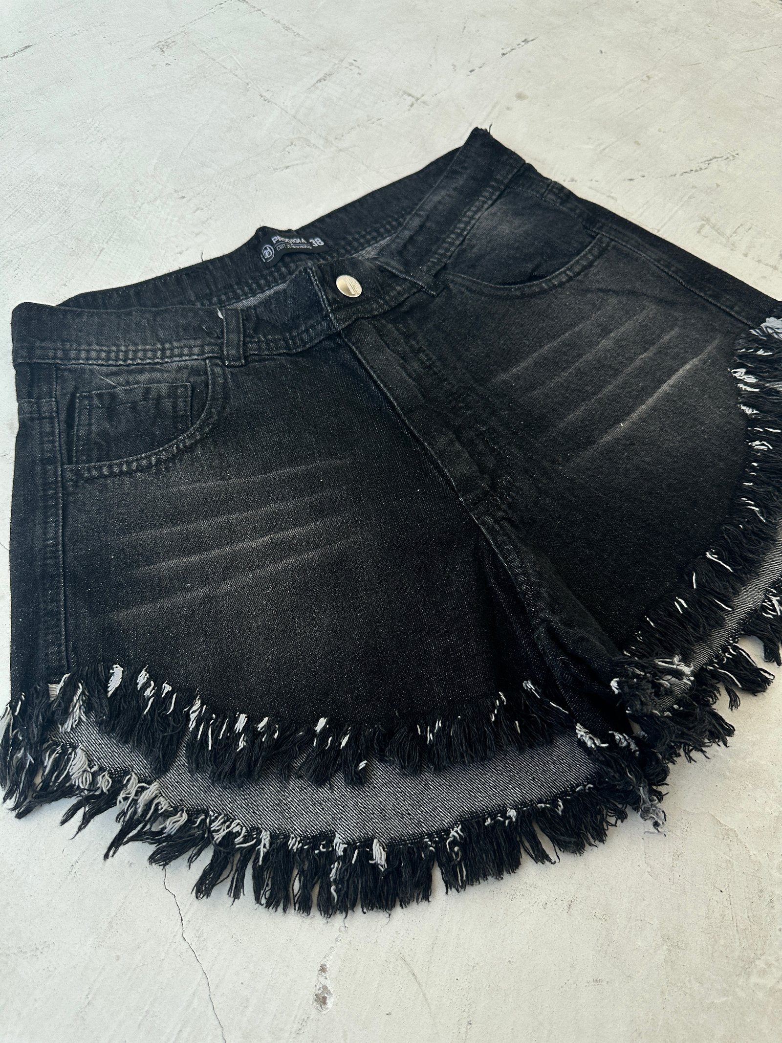 SHORT PLAYERO TIRO ALTO GRIS