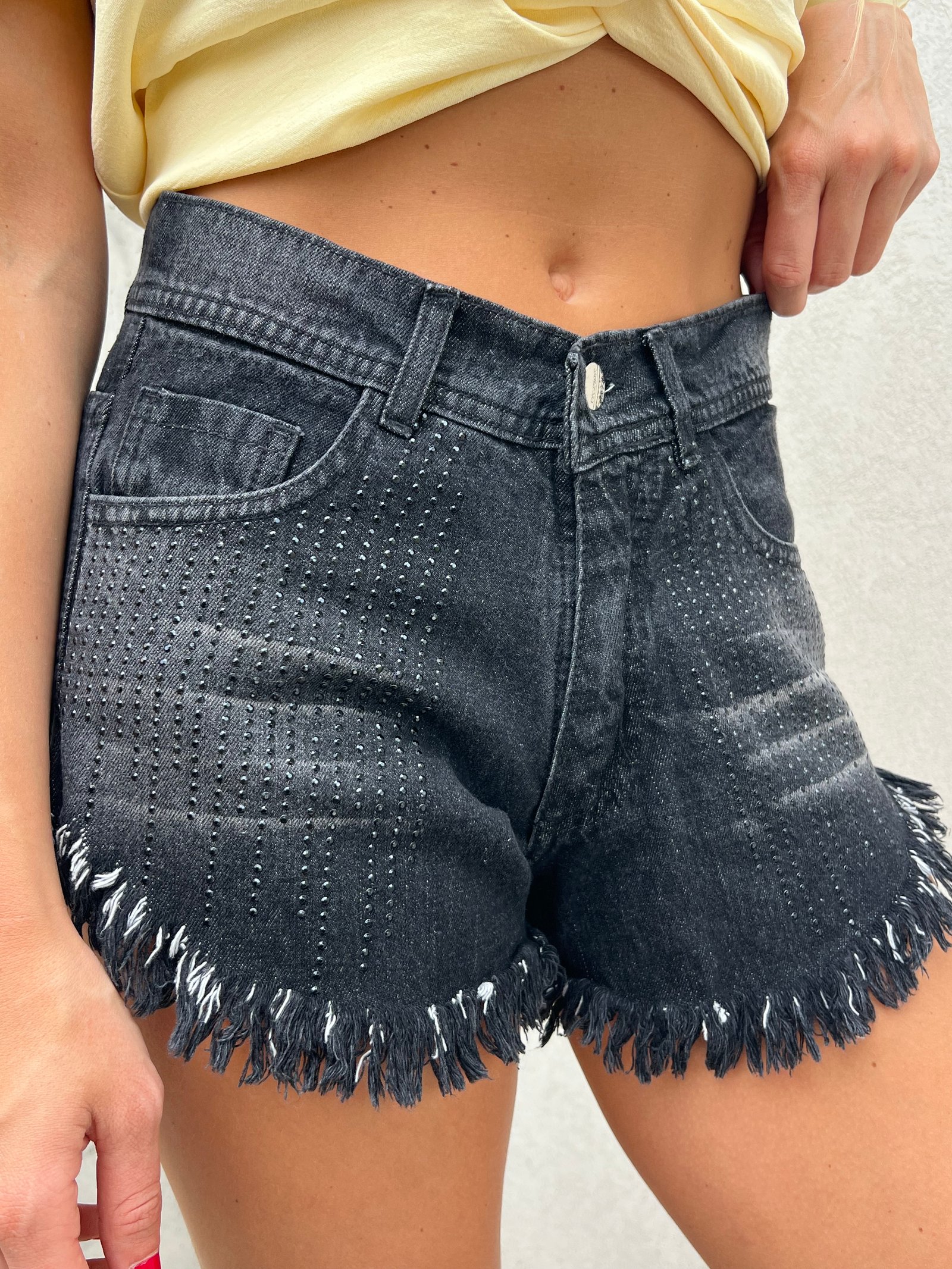SHORT PLAYERO GRIS con brillos negros