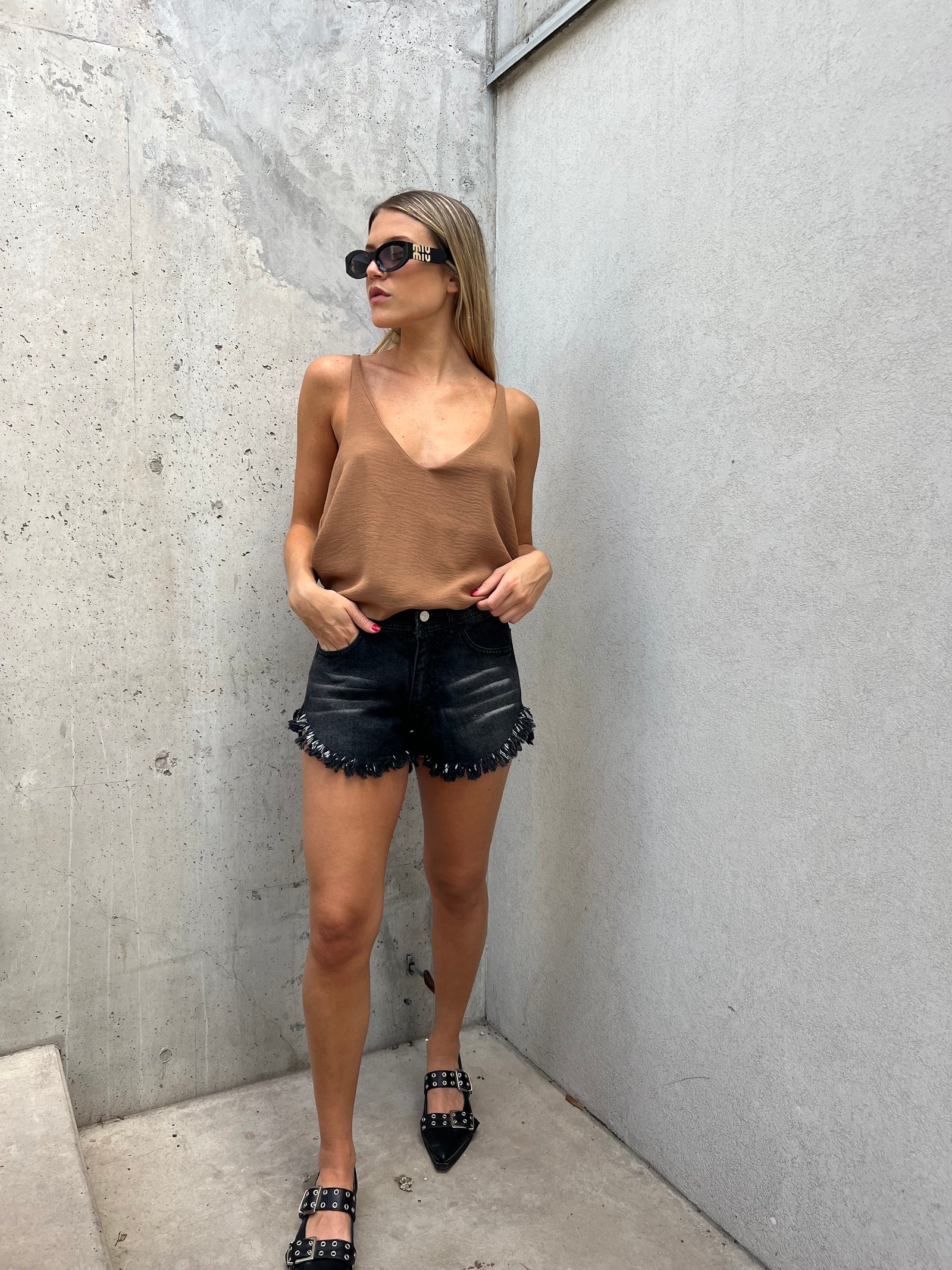 SHORT DEFLECADO JEAN GRIS OSCURO