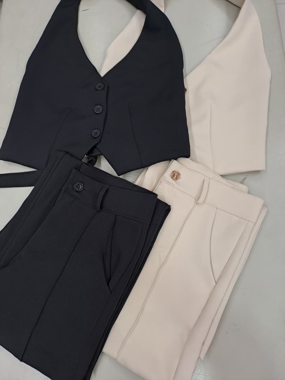 CONJ. SATRERO AMELIA + CHALECO HEBILLA