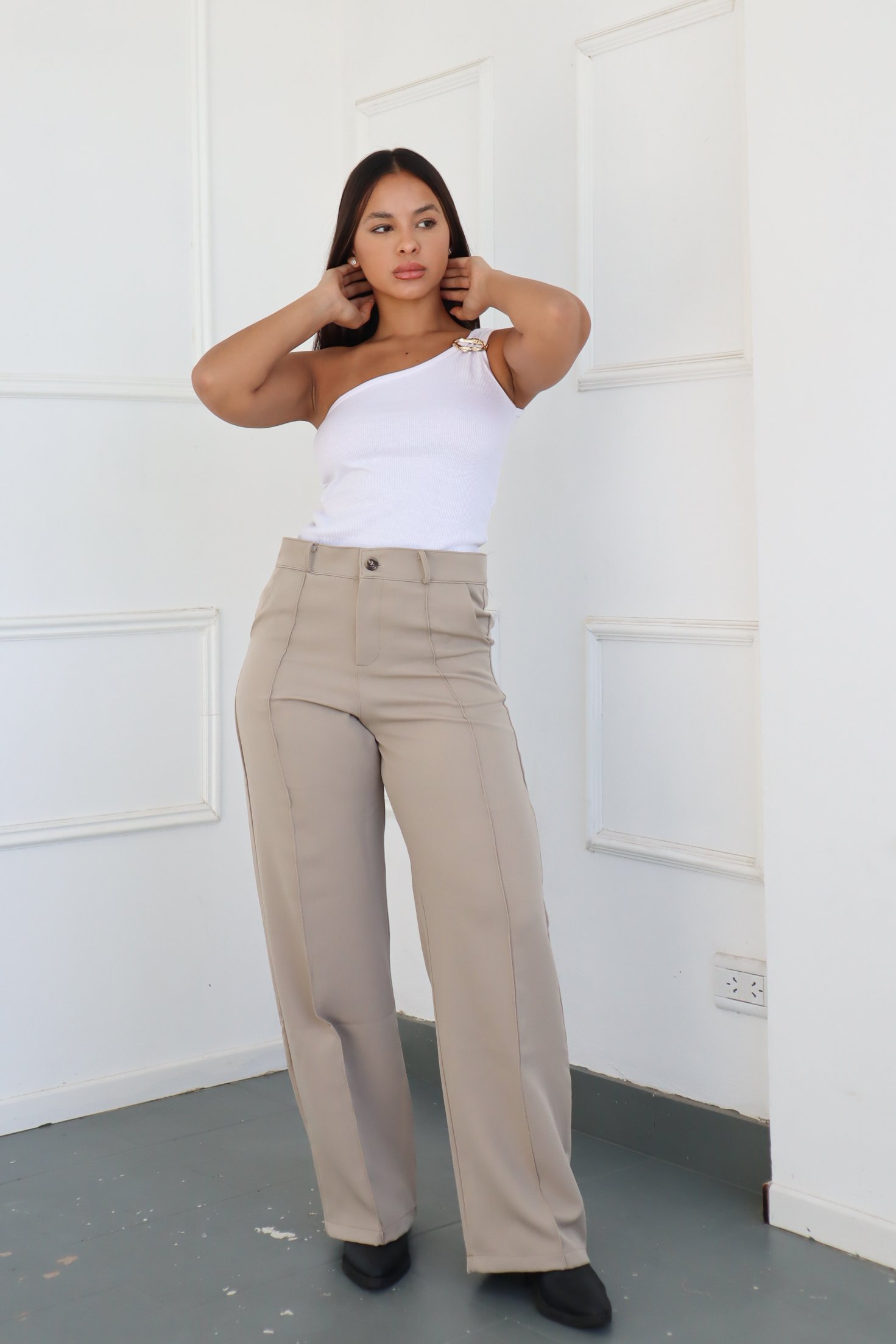 PANTALON SASTRERO CON PINZA AMELIA