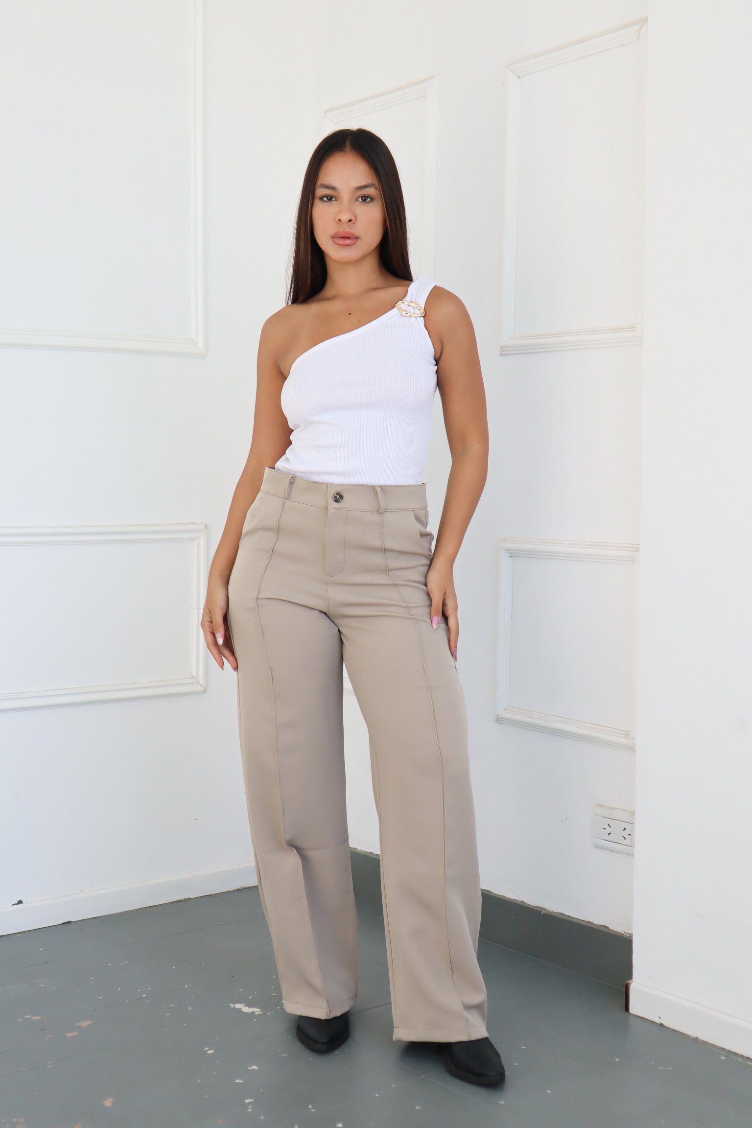 PANTALON SASTRERO CON PINZA AMELIA