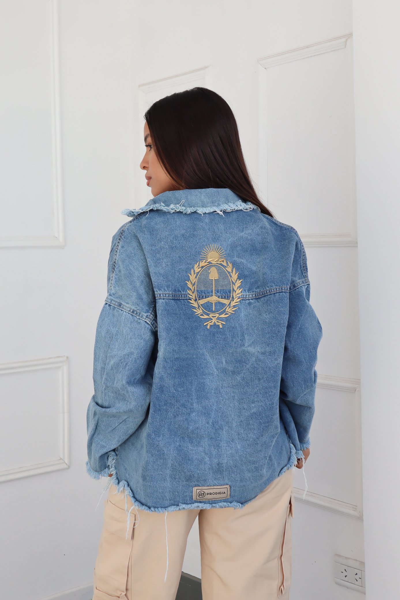 IMG_2158 CAMPERA CORTA ENGOMADA