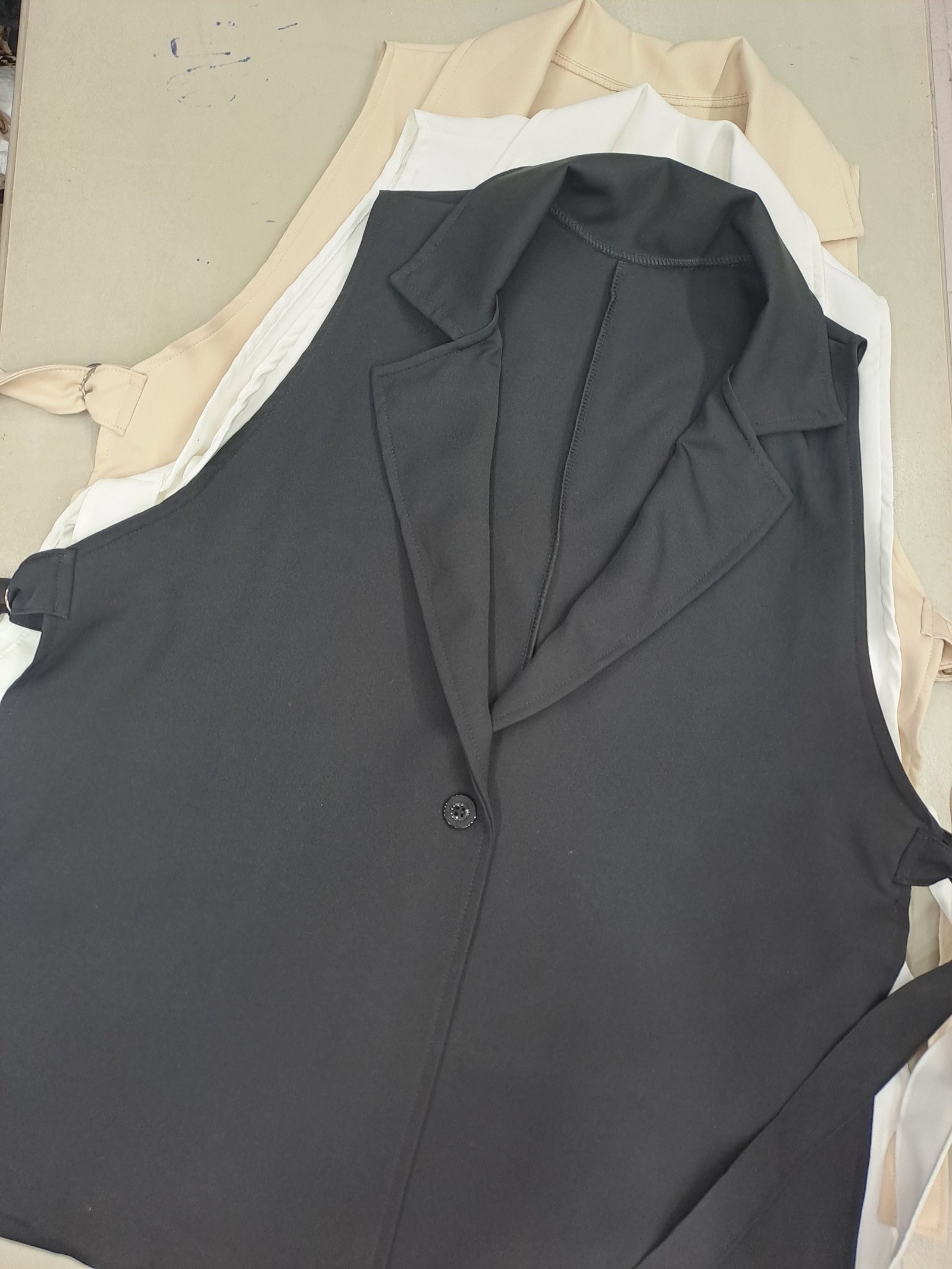 CHALECO SASTRERO LARGO CON HEBILLA