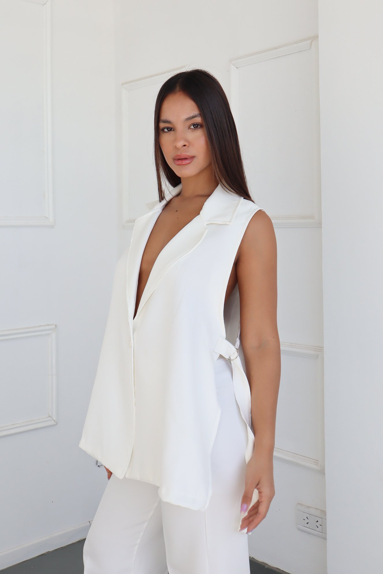 IMG_1668 CHALECO SASTRERO LARGO CON HEBILLA