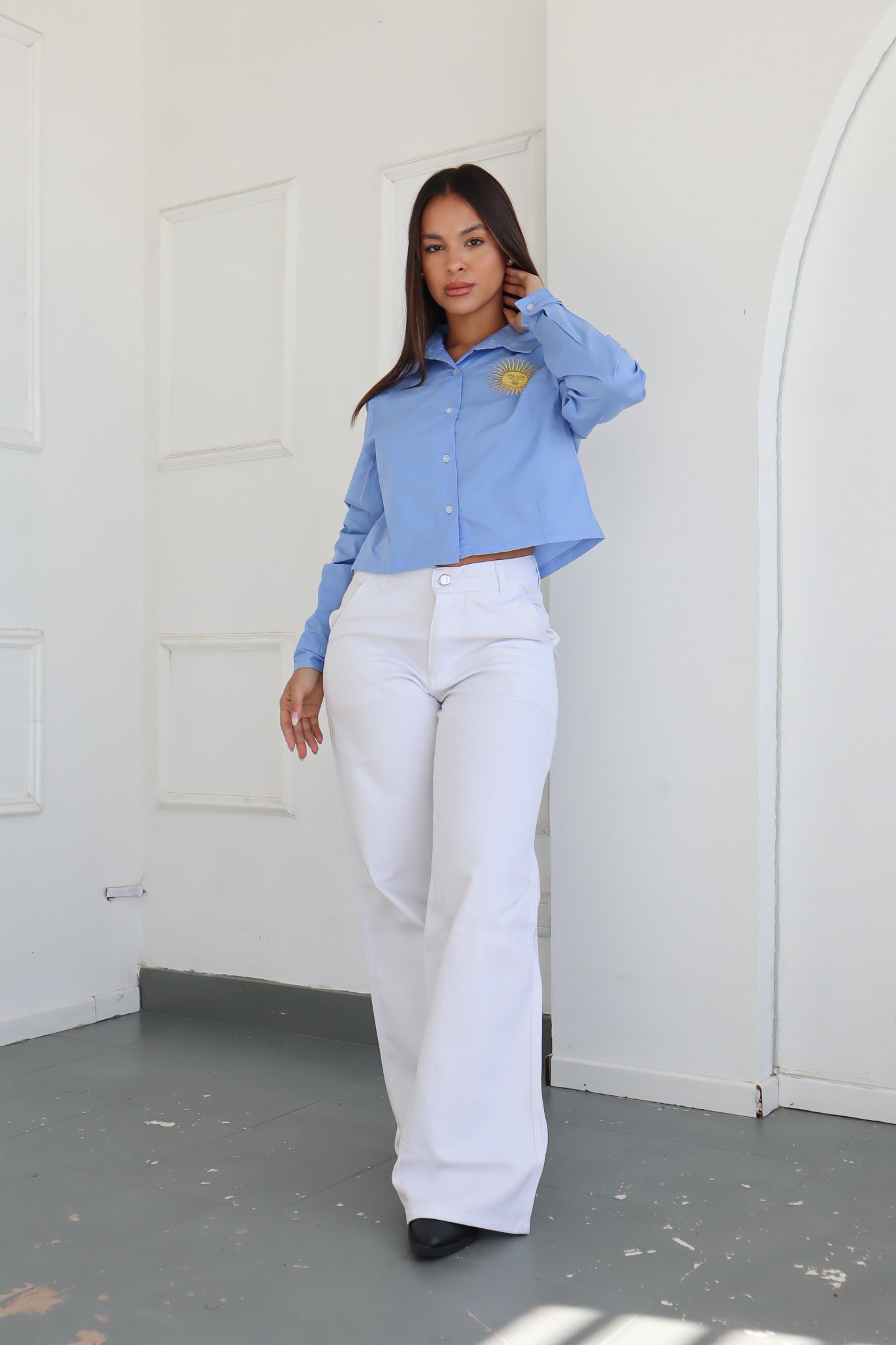 CAMISA BORDADA SOL DE MAYO