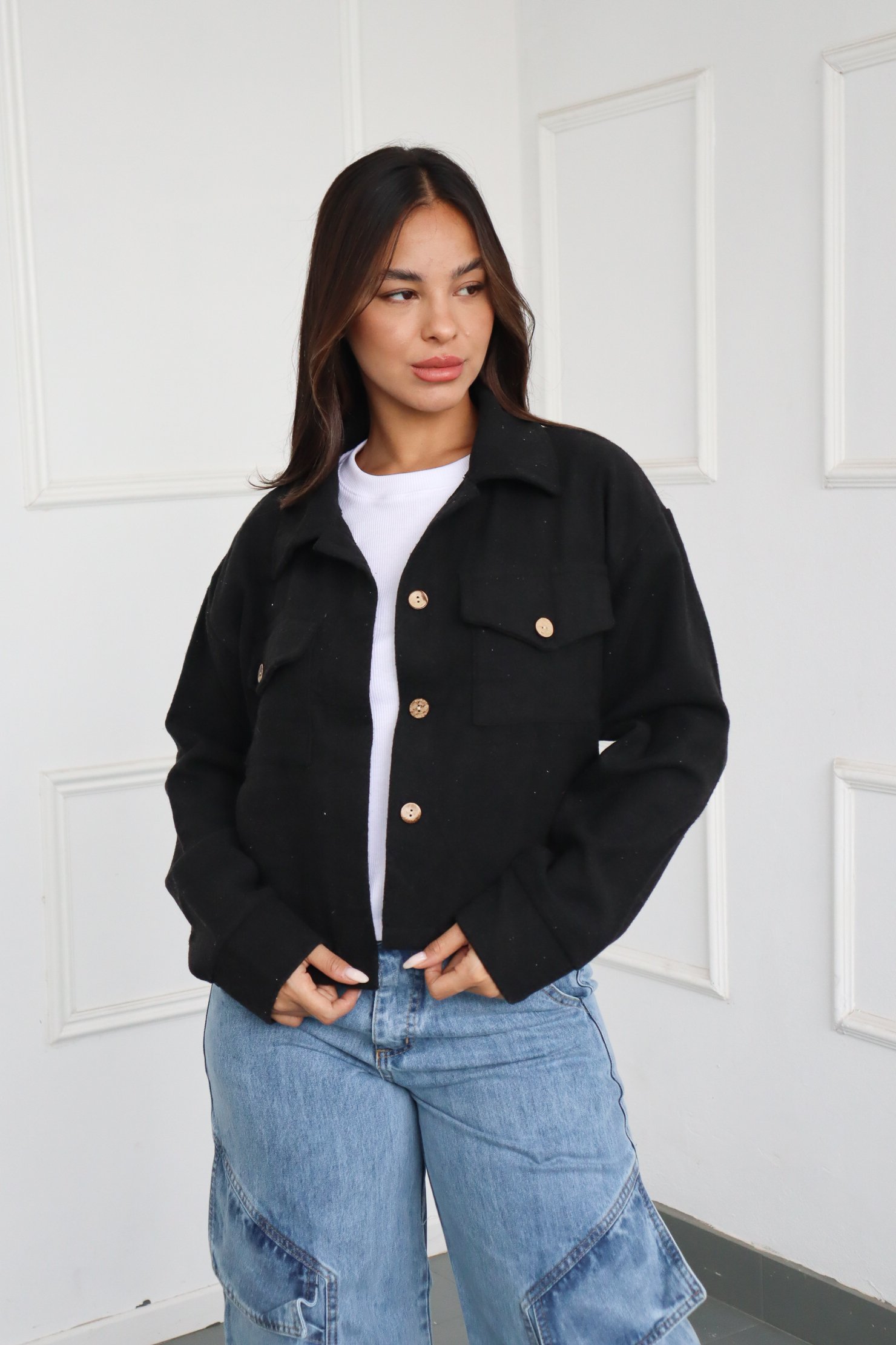 CAMPERA LISA ESCUDO BORDADO