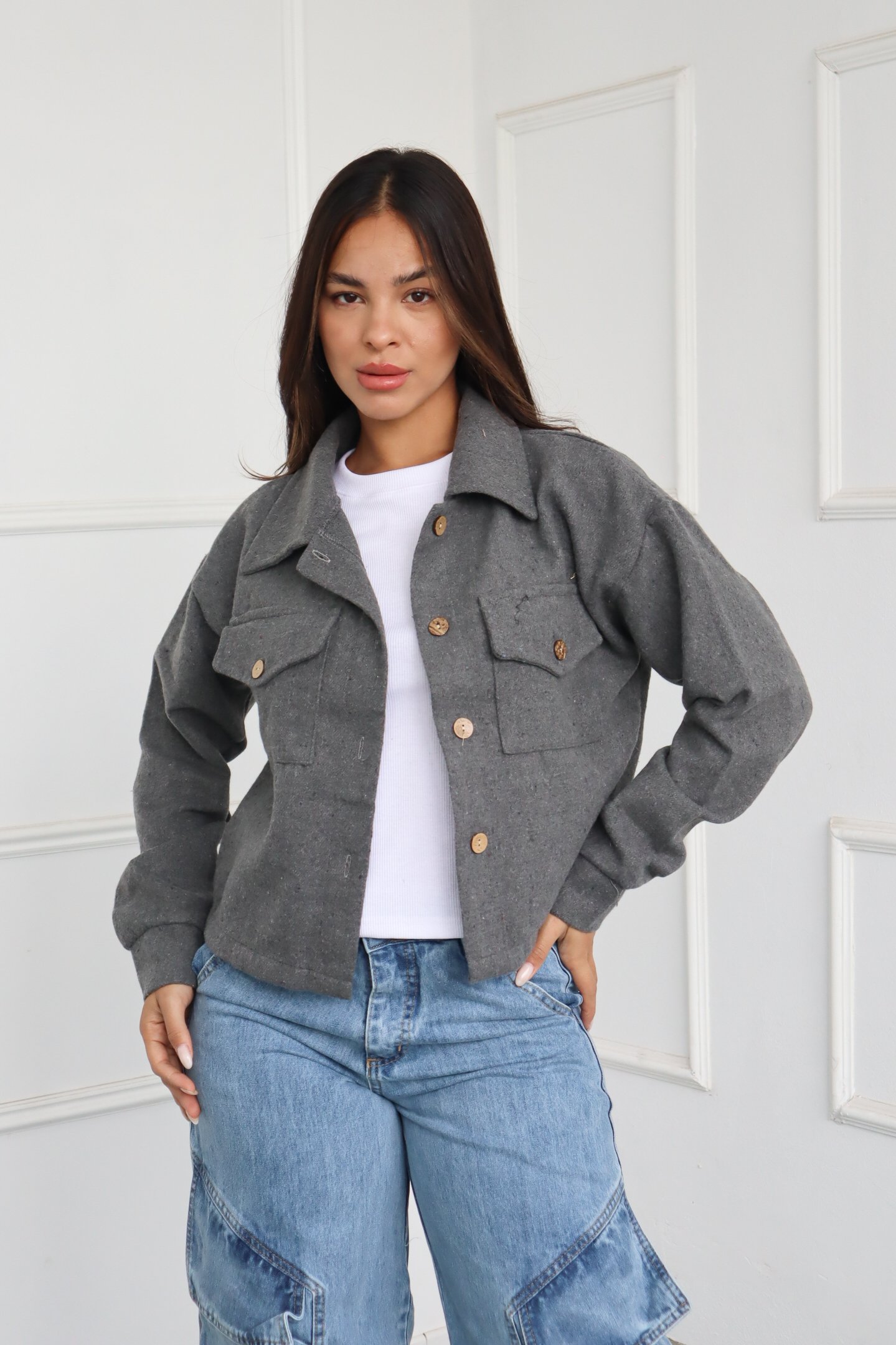 CAMPERA LISA ESCUDO BORDADO