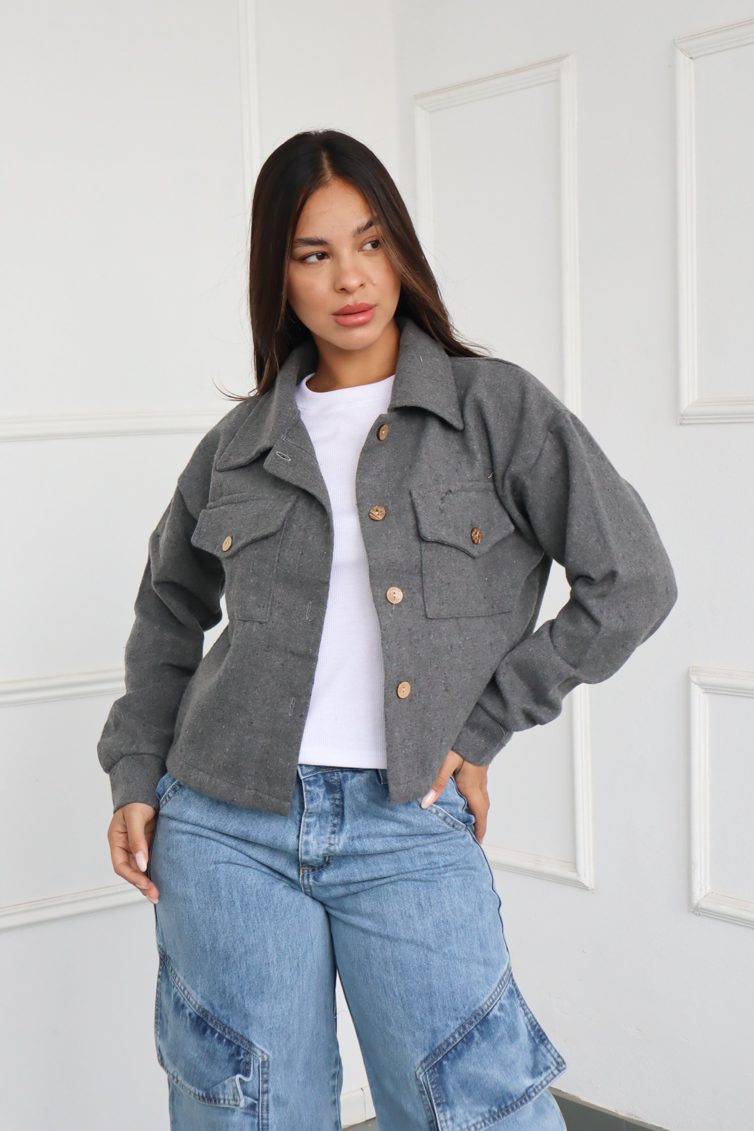 CAMPERA LISA ESCUDO BORDADO