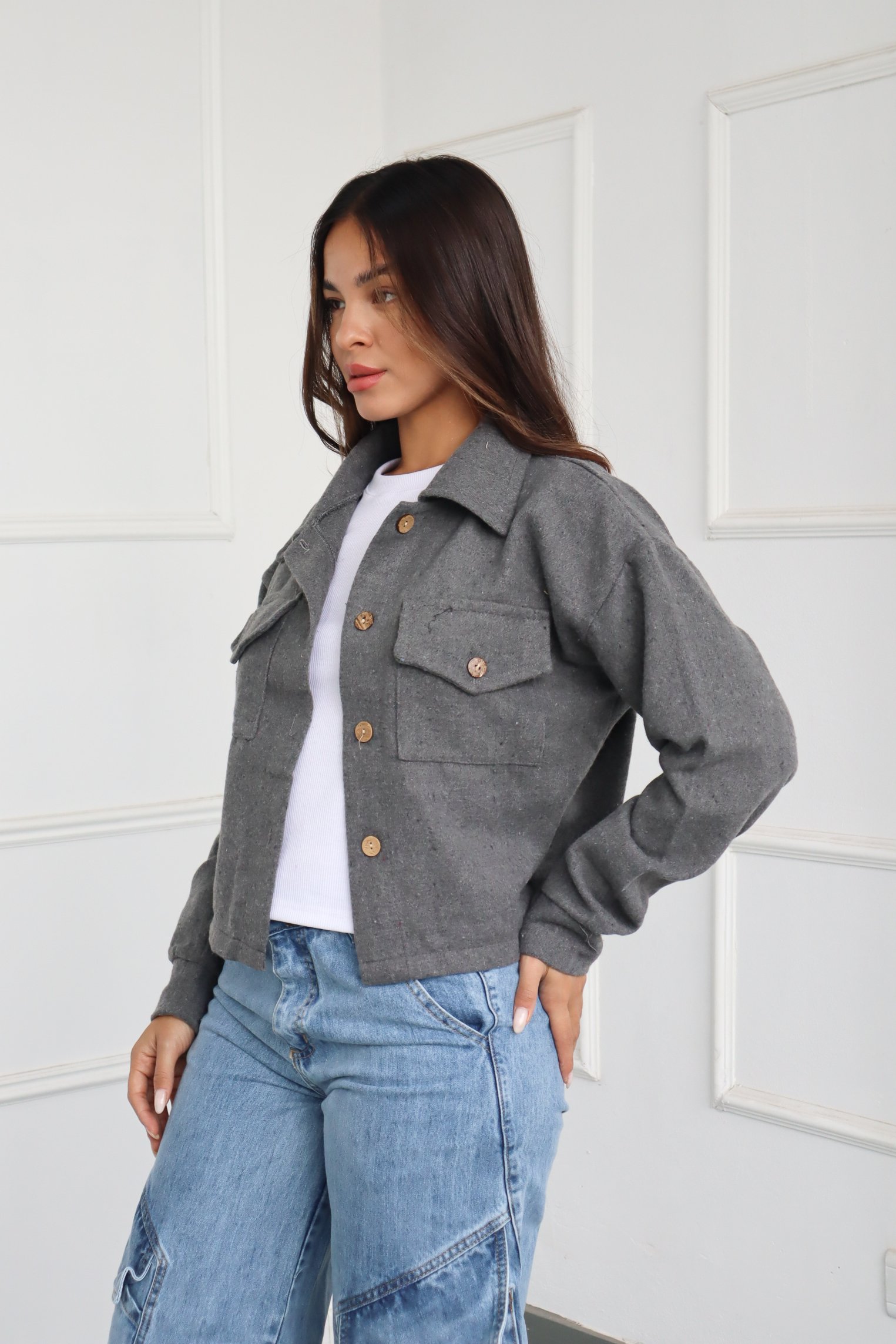 CAMPERA LISA ESCUDO BORDADO
