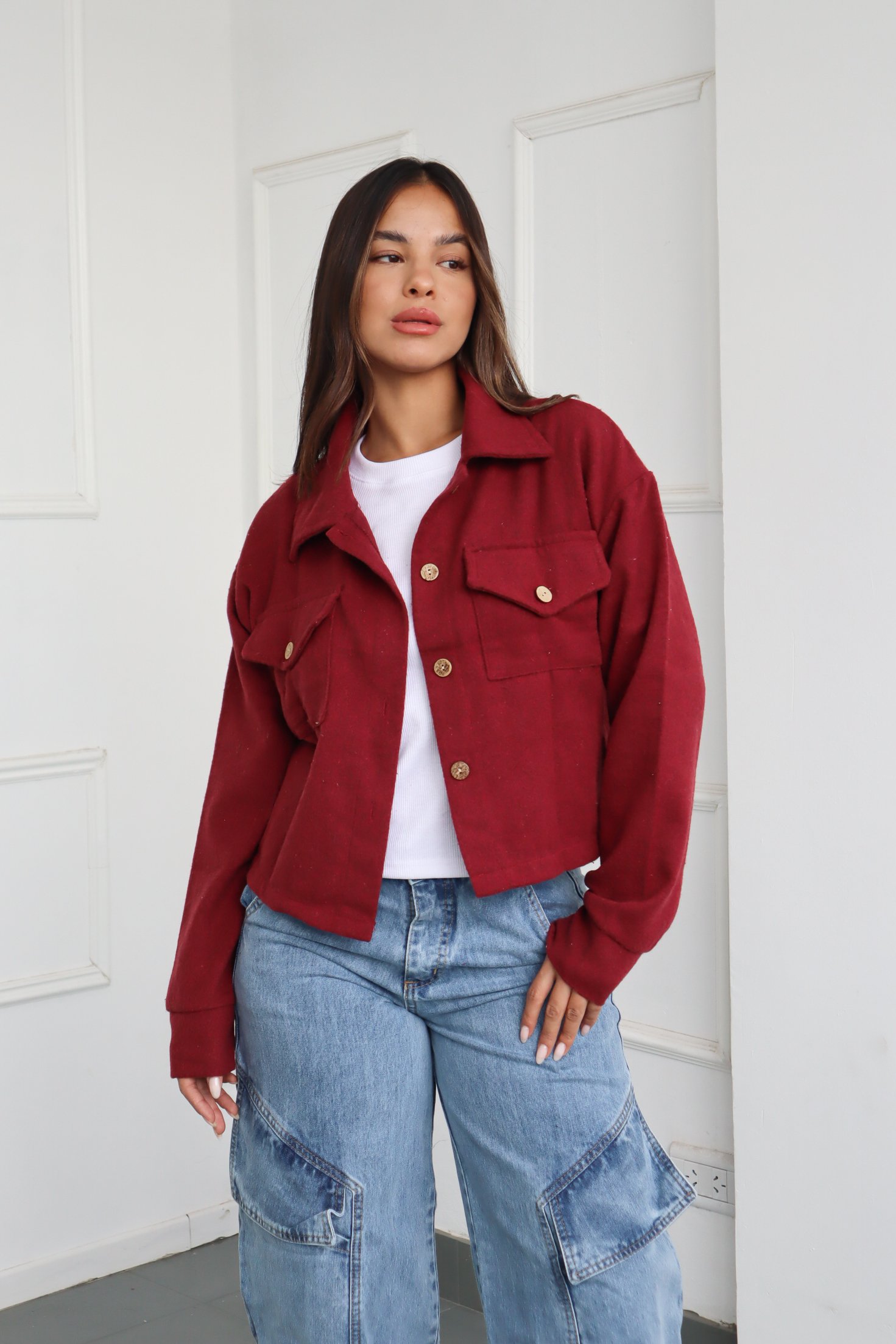 CAMPERA LISA ESCUDO BORDADO