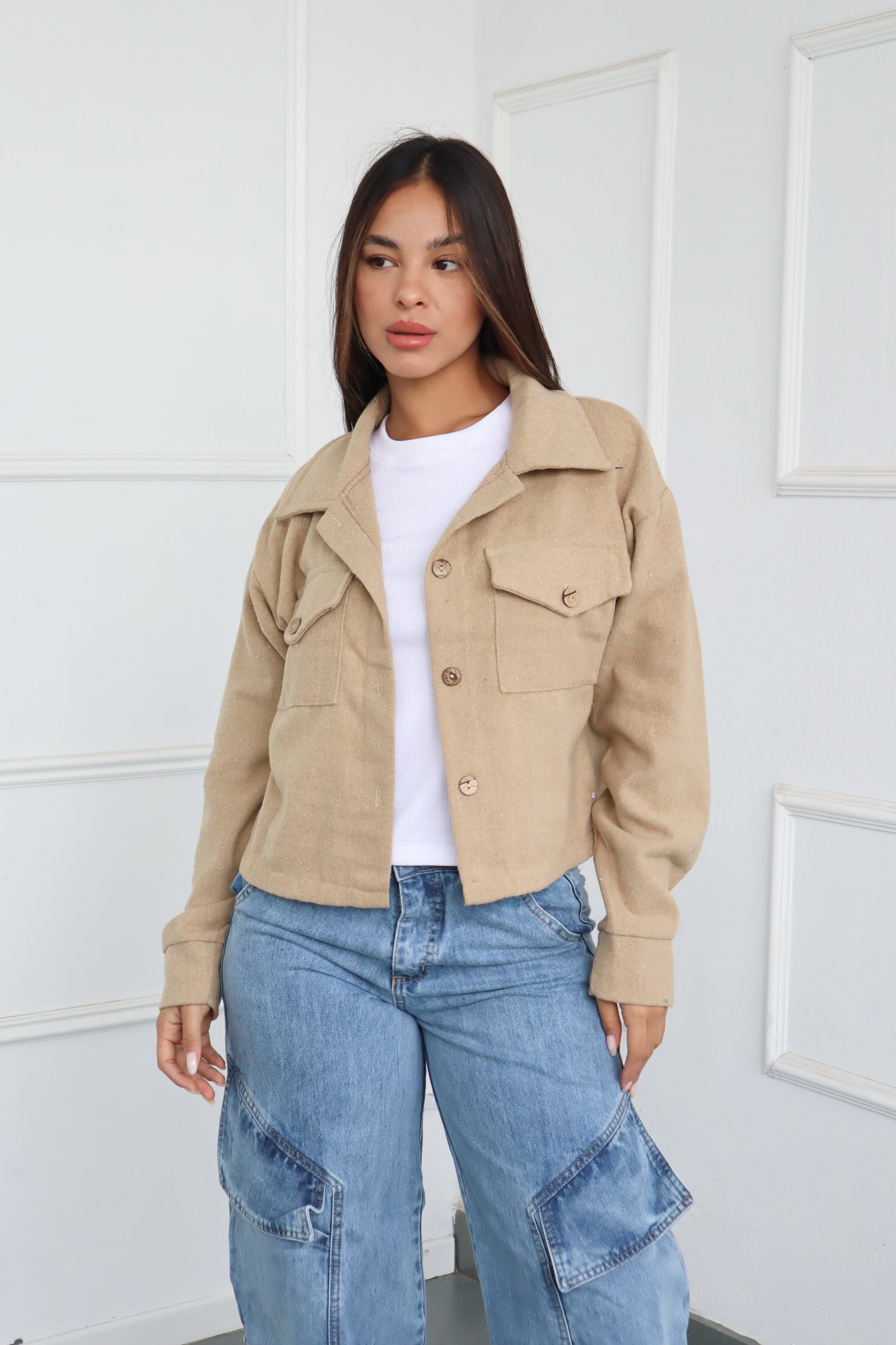 CAMPERA LISA ESCUDO BORDADO