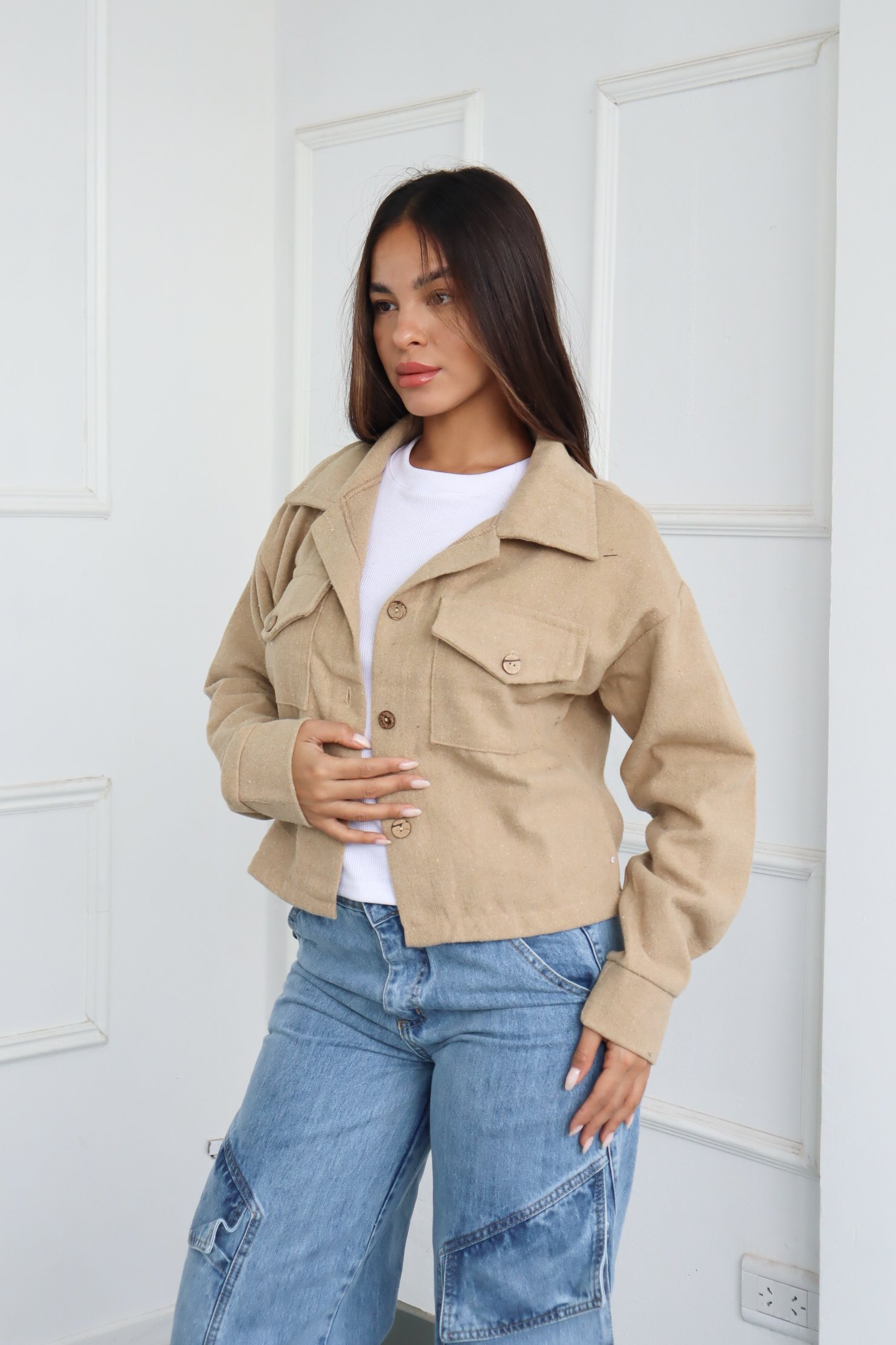 CAMPERA LISA ESCUDO BORDADO
