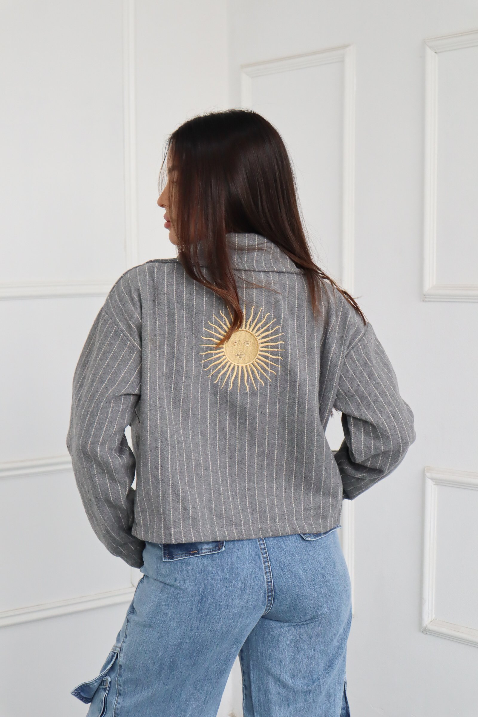 CAMPERA RAYADA SOL DE MAYO BORDADO