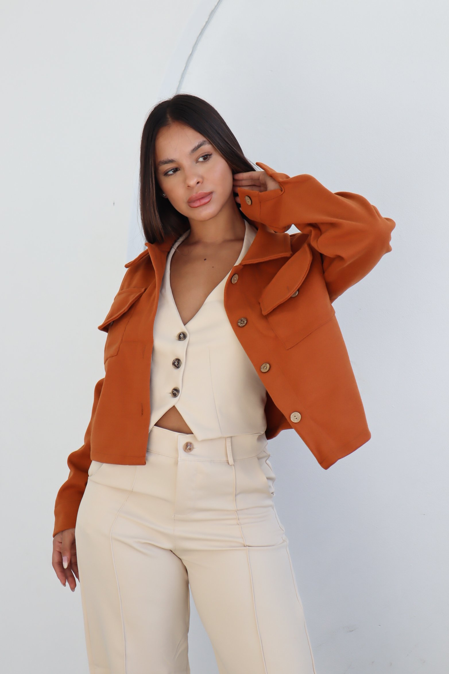 CAMPERA CORTA DE PAÑO GRUESO