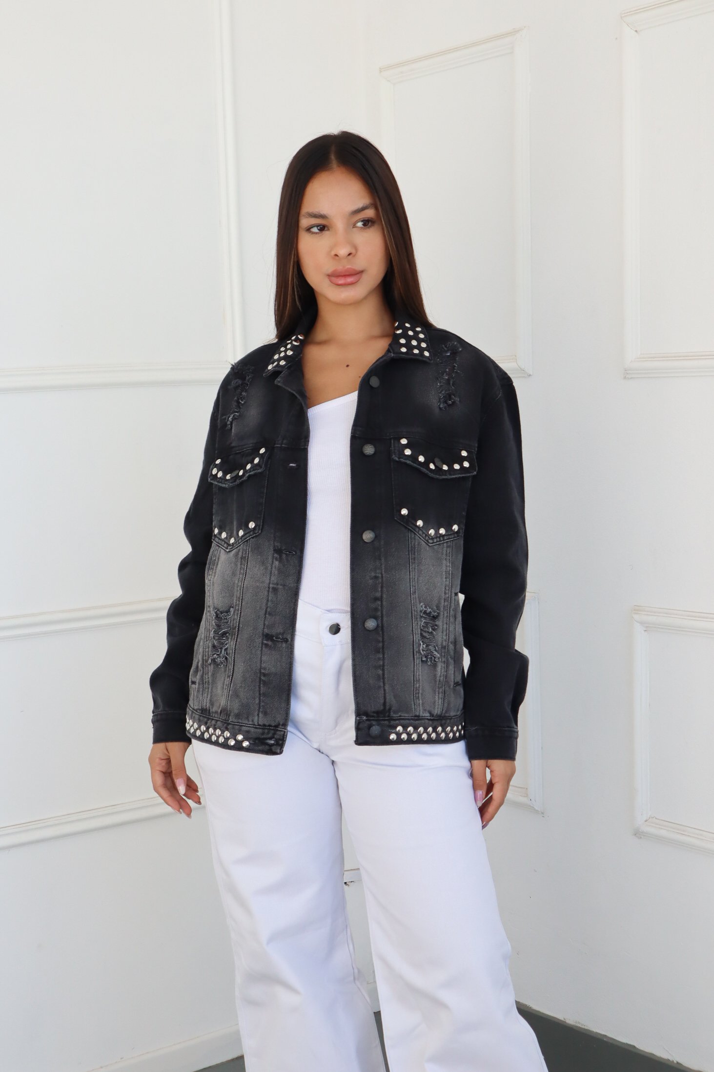 CAMPERA OVERSIZE GRIS CON TACHAS