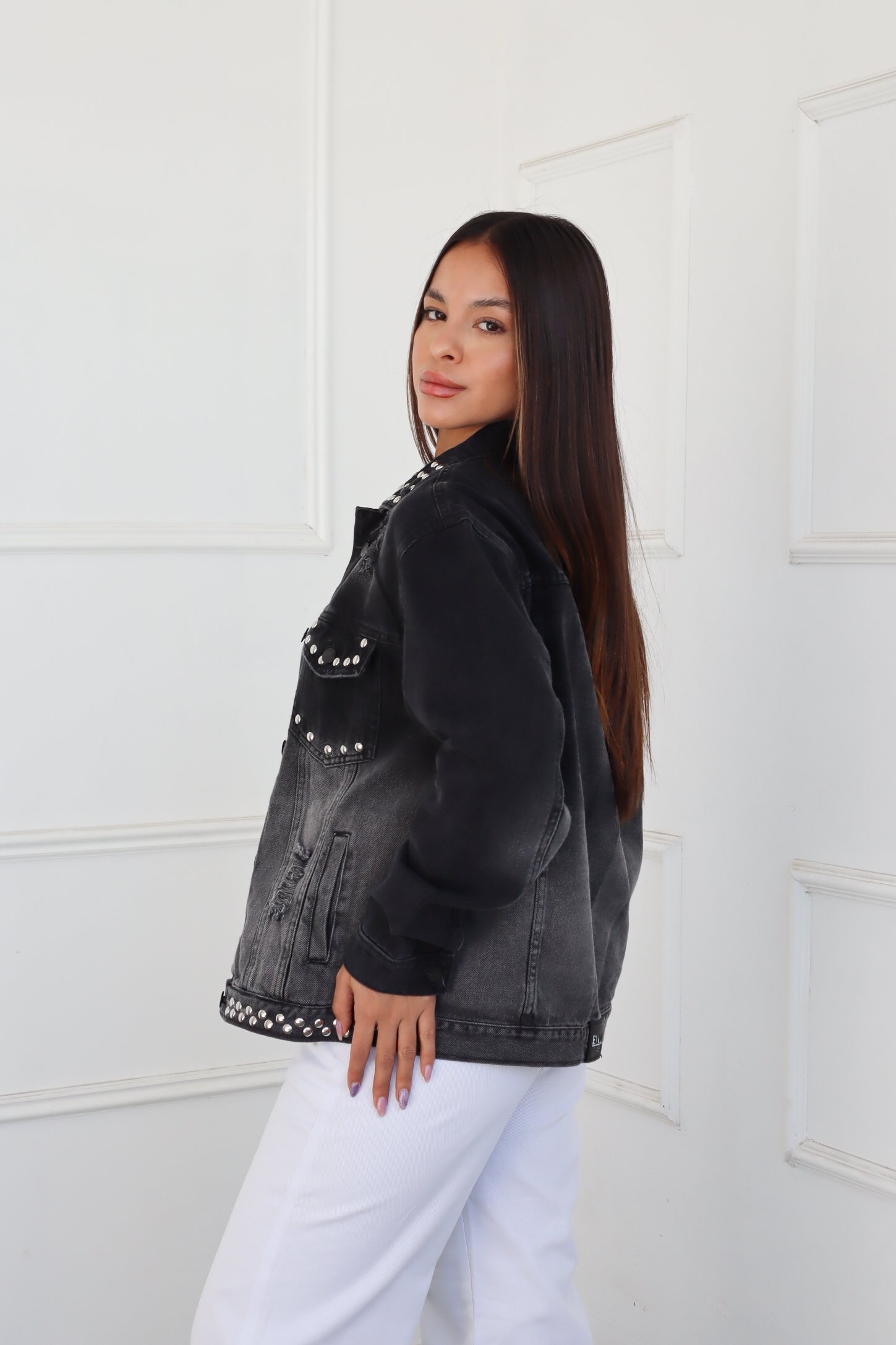 CAMPERA OVERSIZE GRIS CON TACHAS