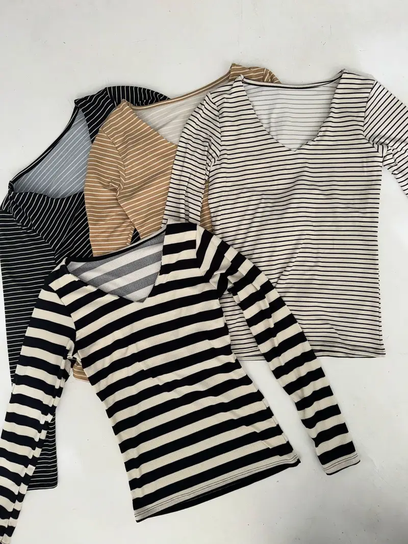 CAMISETA CUELLO V ESTAMPADO