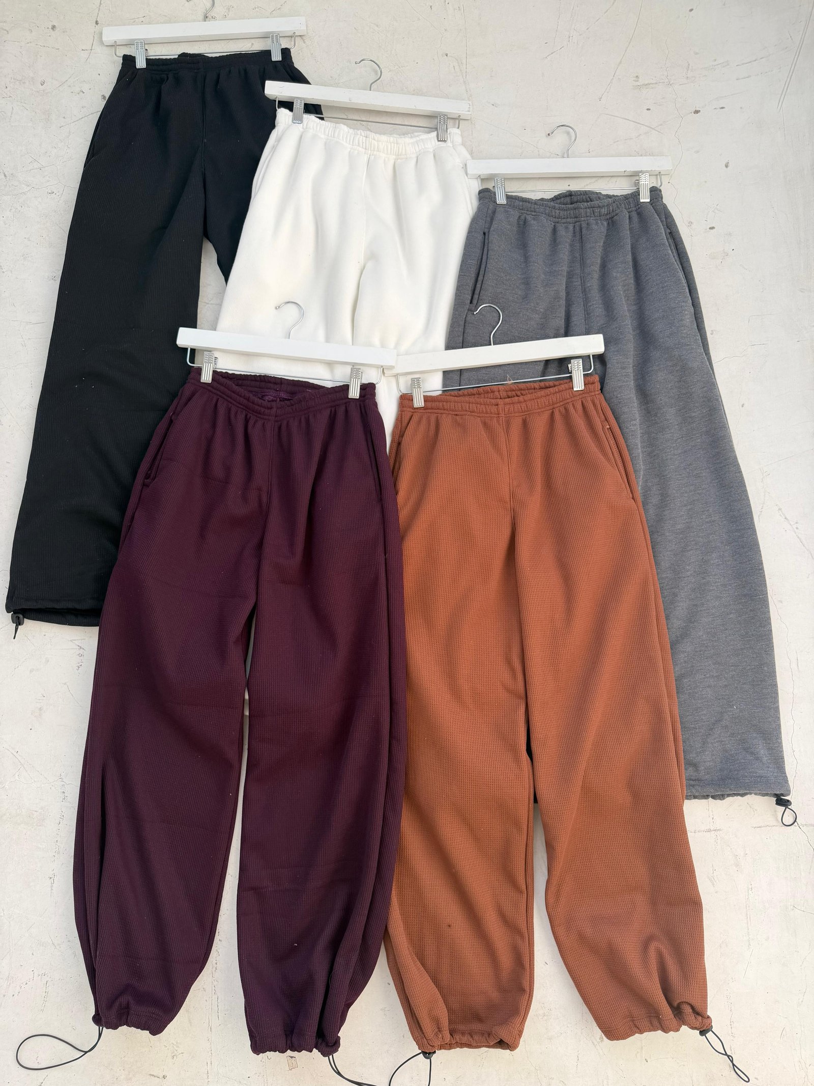 15835c0c-7c70-4d36-ba97-d0dd4c46c966 PANTALON CON PIEL Y REGULADOR