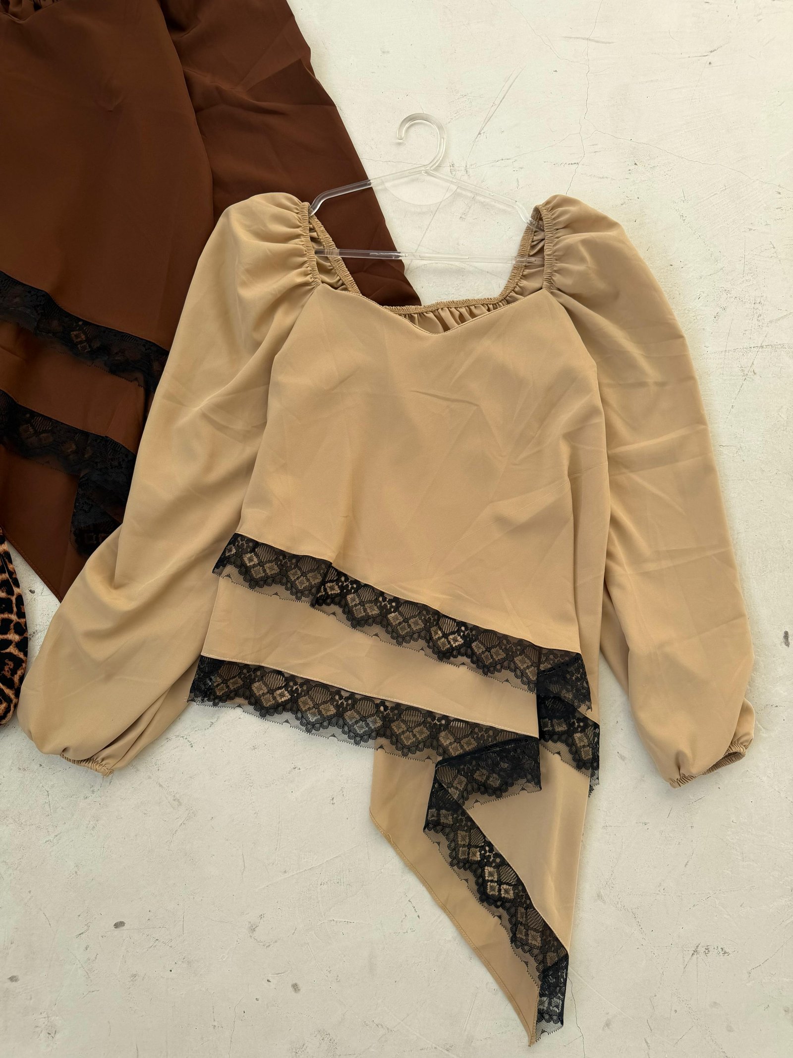 IMG-20260521-WA0100 BLUSA BUCHE