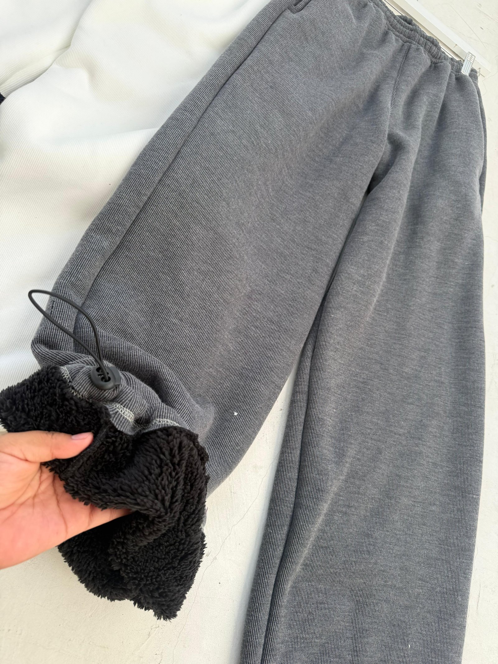 e1d62f0c-53c4-4118-ad0a-7df70e1e231f PANTALON CON PIEL Y REGULADOR