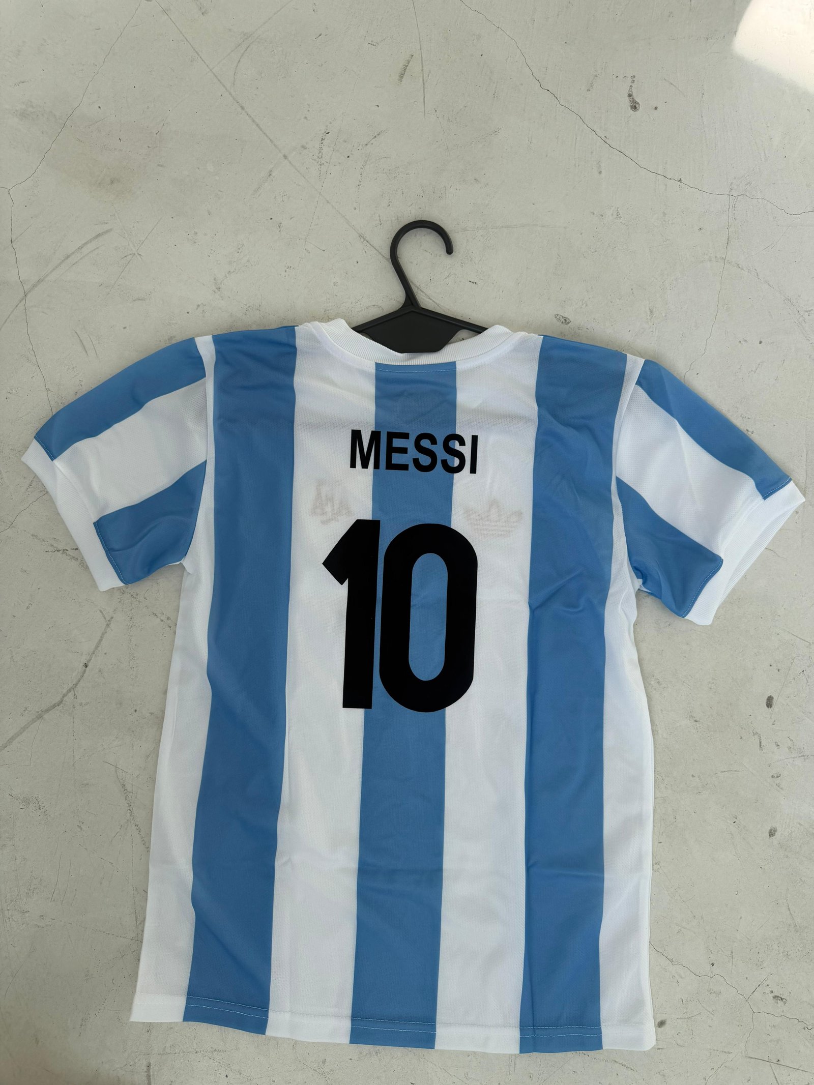 CAMISETA RETRO DE NIÑO BORDADA