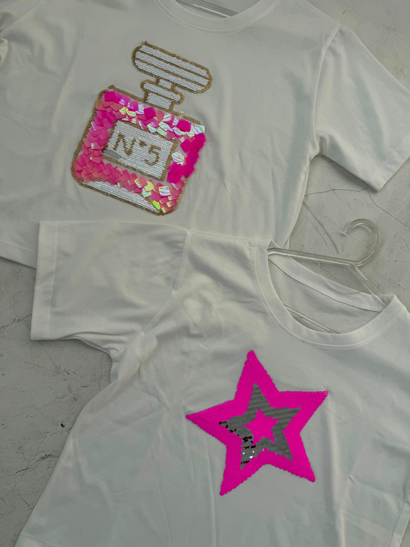 IMG-20260730-WA0088 REMERA PUPERA CON ESTAMPA DE LENTEJUELAS