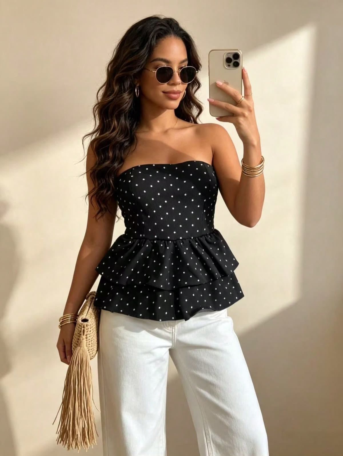2d84df3e-3977-4ea3-bd12-d459aa6555ee BLUSA COQUET STRAPLESS CON TAZA