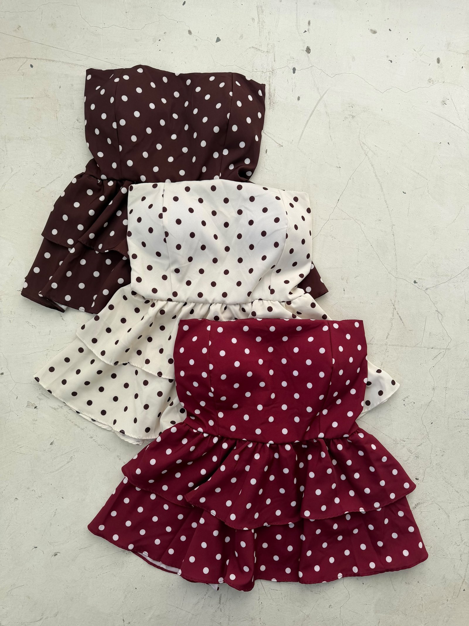 BLUSA COQUET STRAPLESS CON TAZA