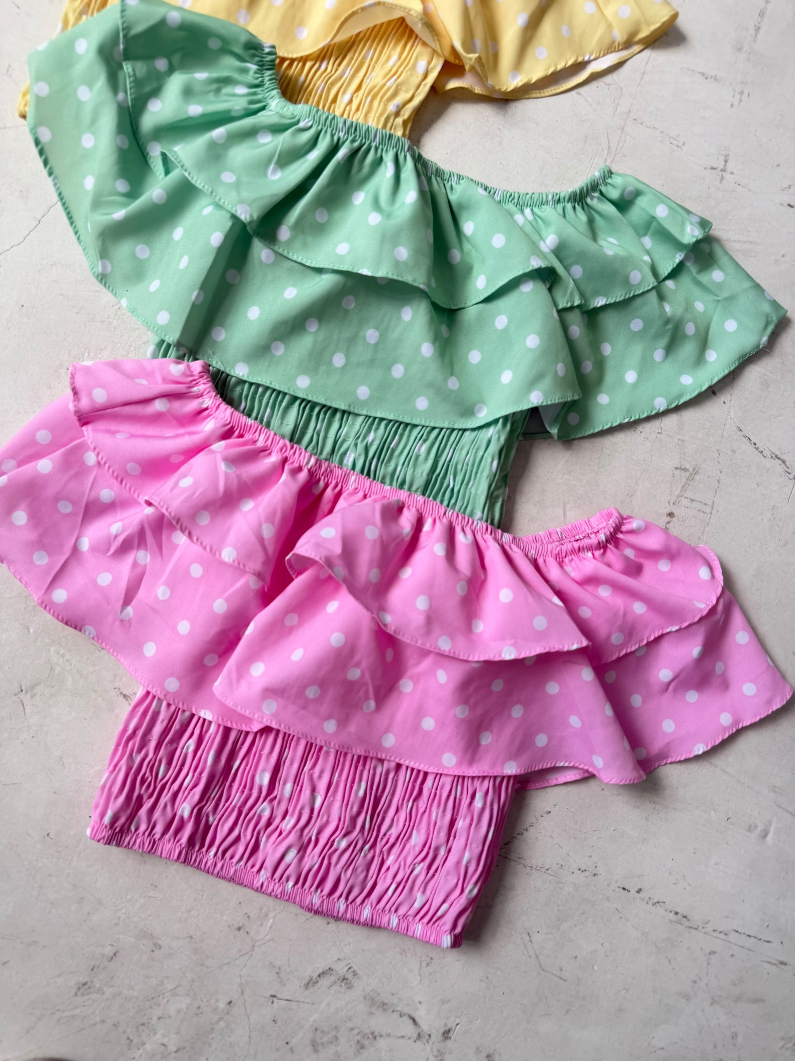 IMG-20260922-WA0026 BLUSA FRUNCE Y VOLADO LUNARES